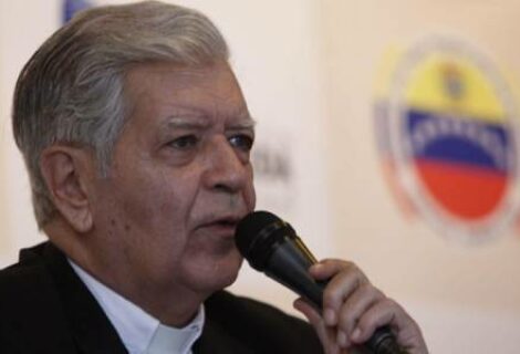 Arzobispo de Caracas critica compra de armas mientras pueblo "pasa hambre"