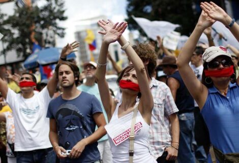 Exilio de Miami dice saqueos reflejan "caos económico y social" en Venezuela