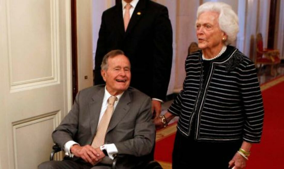 Ingresan al expresidente George H. W. Bush en cuidados intensivos