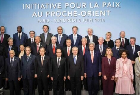 La conferencia de París pide a israelíes y palestinos que retomen el diálogo