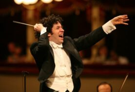 Dudamel entusiasmó como el director más joven del Concierto de Año Nuevo