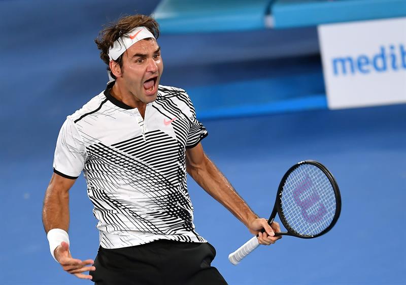 Federer avanza a cuartos de final tras sufrir con Nishikori