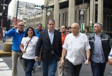 Diputado opositor venezolano denuncia en Fiscalía violación de inmunidad