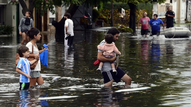 Más de 500 personas evacuadas en provincia argentina por las inundaciones
