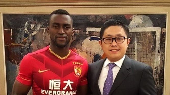 China amenaza con limitar los «irracionales» fichajes de sus clubes de fútbol