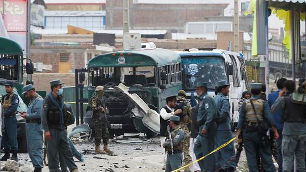 Doble atentado suicida cerca del Parlamento afgano en Kabul