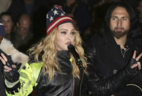 Madonna aparece por sorpresa en una "Marcha de las Mujeres" llena de artistas