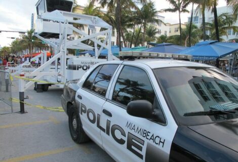 Policía anuncia vuelta a la normalidad en sitio de Miami Beach amenazado