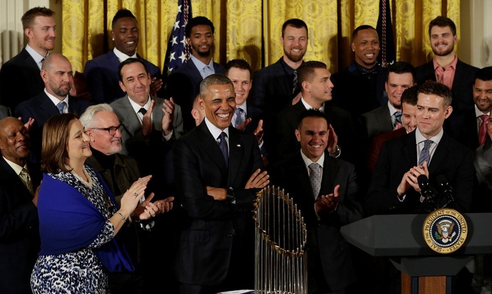 Obama recibe a Cachorros en la Casa Blanca y reitera importancia del deporte