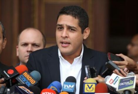 Diputado opositor dice que el Gobierno venezolano no ha comprado medicinas