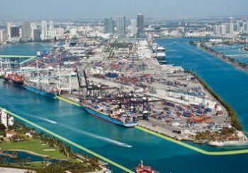Gobernador de Florida busca restringir fondos a puertos que trabajen con Cuba