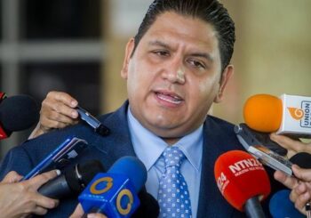 Rector electoral cree que CNE venezolano puede incumplir cronograma comicios