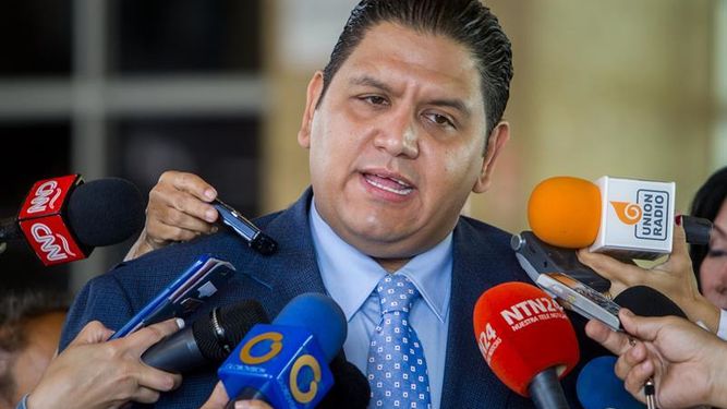 Rector electoral cree que CNE venezolano puede incumplir cronograma comicios