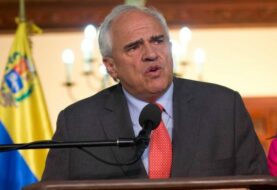 Samper dice que liberaciones muestran que diálogo es el camino en Venezuela