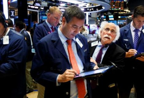 Wall Street cierra con ganancias y nuevos récords del S&P 500 y el Nasdaq