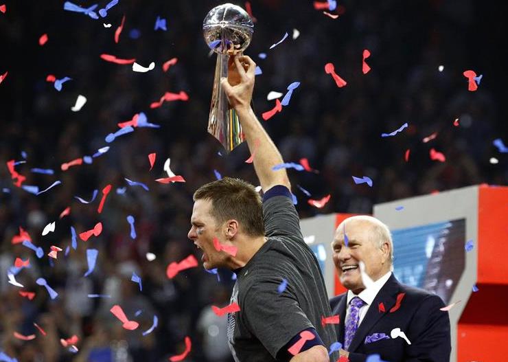 Brady remonta, hace historia y da a Patriots épico quinto Super Bowl