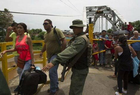 Colombia afirma que no hay pruebas de desplazamientos hacia Venezuela