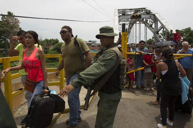 Colombia afirma que no hay pruebas de desplazamientos hacia Venezuela