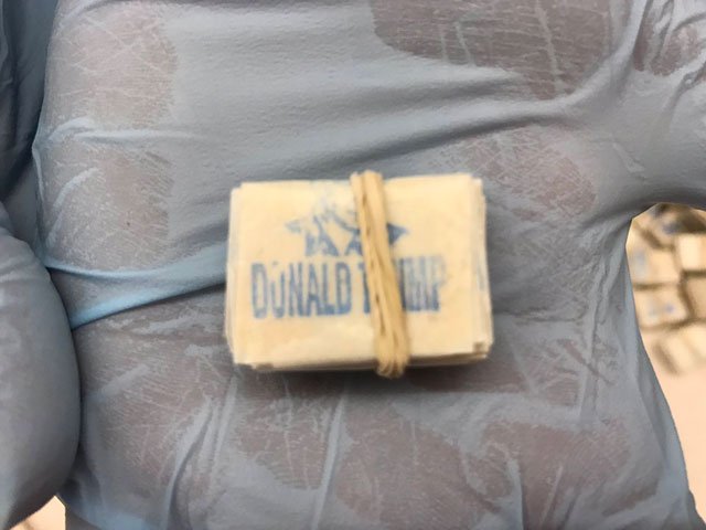 Paquetes de heroína decomisados en Florida tenían impreso el rostro de Trump