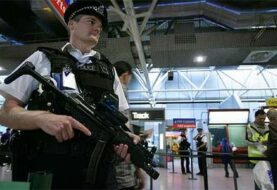 Detienen en aeropuerto de Londres a un hombre sospechoso de terrorismo