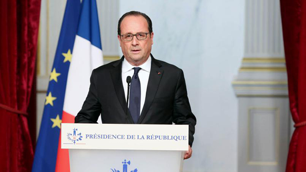 Hollande destaca «el coraje» de los militares agredidos en el Louvre