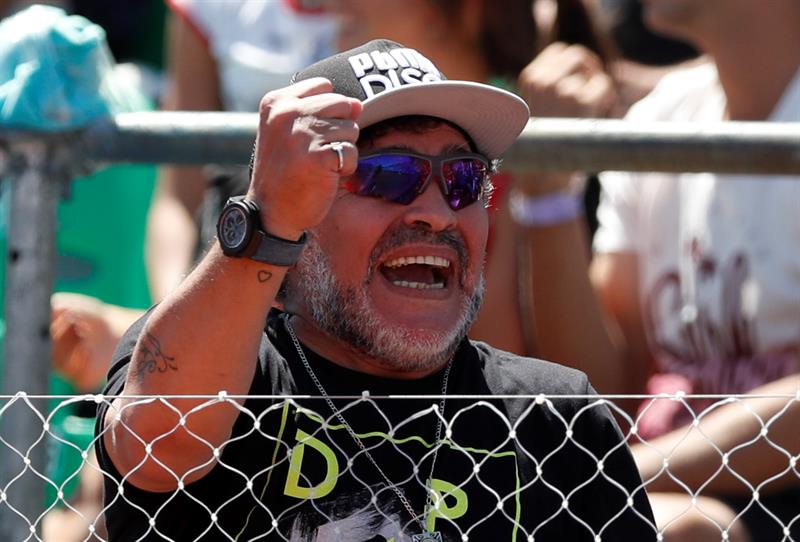 Maradona: «Sampaoli me parece el mejor director técnico del momento»