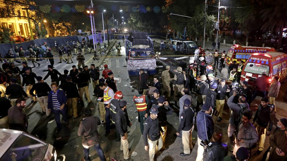 Al menos 10 muertos y 69 heridos en un atentado en el este de Pakistán