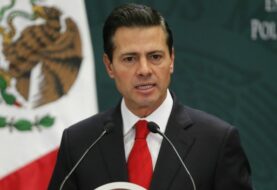 Peña Nieto desea que Constitución sea "brújula" ante una "coyuntura difícil"