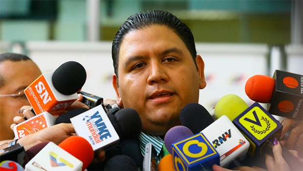 Rector venezolano dice que renovación de partidos no impide comicios locales