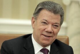 Santos sostendrá conversación telefónica con Trump y Pence