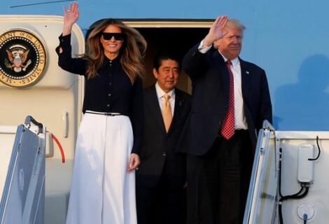 Trump regresa a Palm Beach con el primer ministro japonés