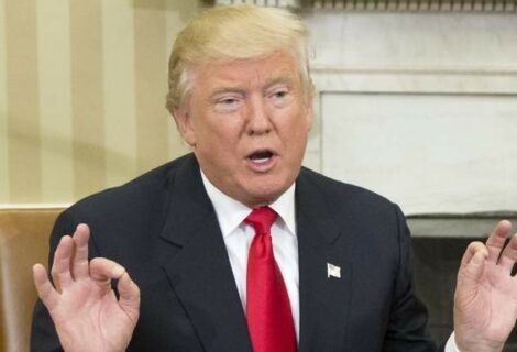 Trump conversará con titular OTAN por primera vez desde que asumió el poder