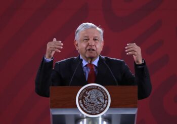 López Obrador rechaza hablar del muro y confía en atraer inversión de EE.UU.