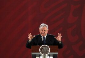 López Obrador se compromete a no reelegirse