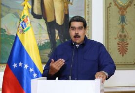 Maduro pidió la renuncia de su gabinete