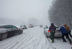 Tormentas y nieve obligan al cierre de carreteras en Colorado