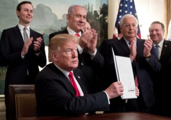Trump firma decreto que reconoce la soberanía israelí en los Altos del Golán