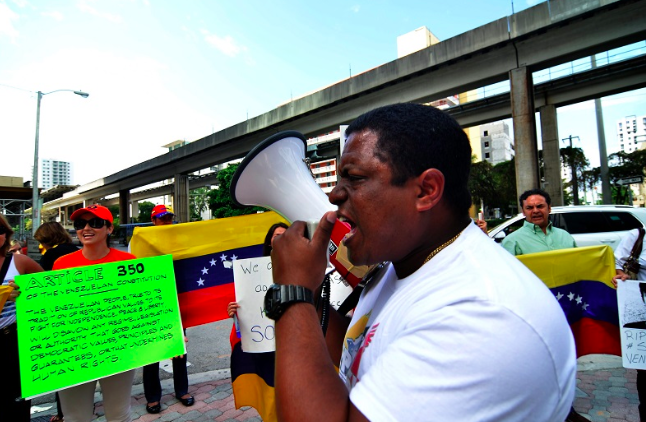 Exiliados en Miami instan a Guaidó a que pida «intervención humanitaria»