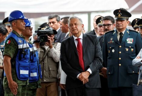 México pide "solución pacífica" en Venezuela tras llamamiento de Guaidó