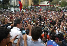 Guaidó reitera que no se prestará para "falso diálogo"
