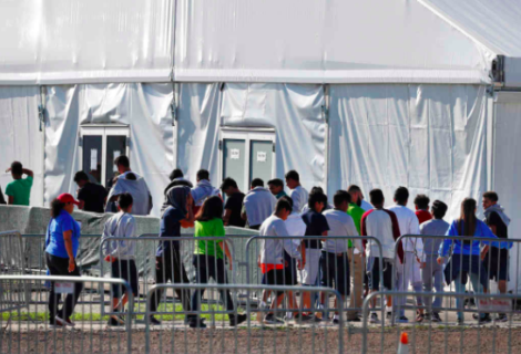 Aumenta capacidad del mayor centro de detención de menores migrantes en EEUU