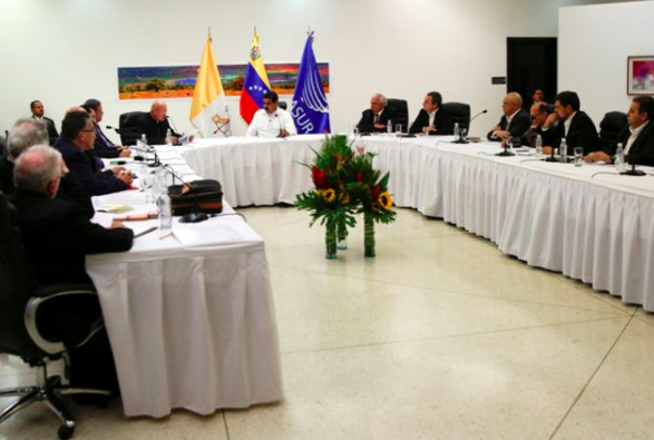 Gobierno y oposición de Venezuela negocian en Noruega, según medios