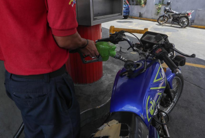 PDVSA solo suple el 15 % de las gasolineras venezolanas