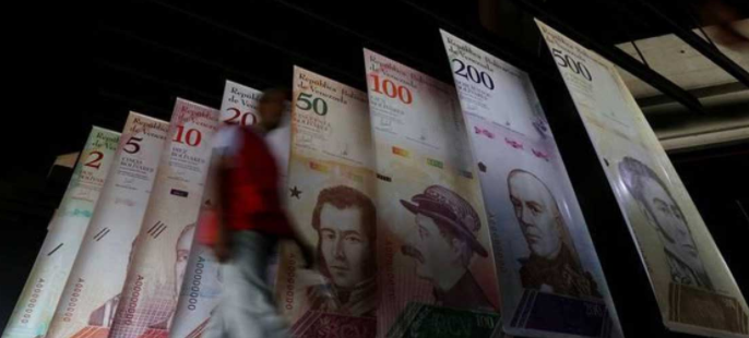 El bolívar se devaluó 10,30 % desde la flexibilización del control cambiario