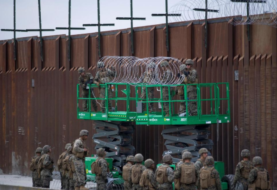 El Pentágono defiende que envío de tropas a la frontera con México es "legal"