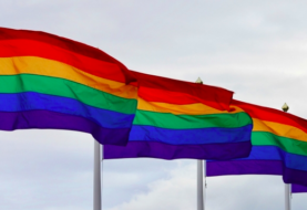 Nueva ley prohíbe "terapia de conversión" sobre identidad sexual en Colorado