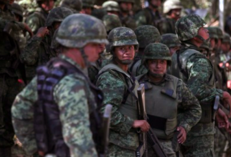 Campesinos retienen a militares a cambio de fertilizantes en el sur de México