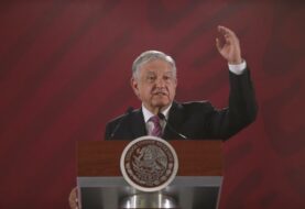 López Obrador celebra cancelación total de reforma educativa de Peña Nieto