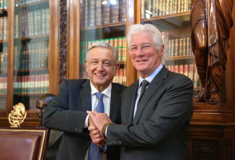 López Obrador recibe a Richard Gere en el Palacio Nacional