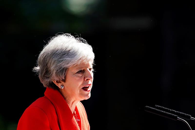 Theresa May renuncia al no lograr el «brexit»